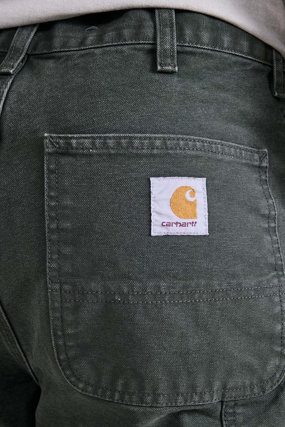 תמונת תקריב דוגמן של מכנסי ג'ינס