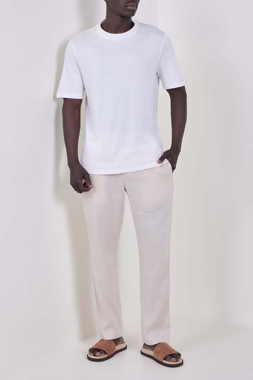 תמונת דוגמן קידמית של כפכפי סלייד