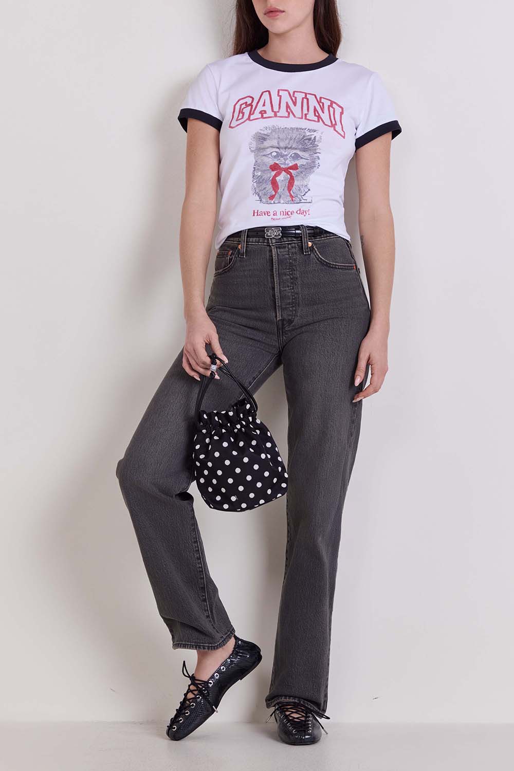 תמונת דוגמן קידמית של תיק יד סמול