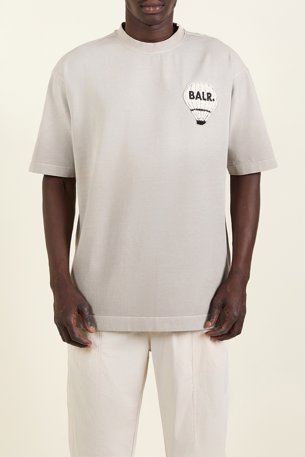 תמונת דוגמן קידמית של חולצת טי