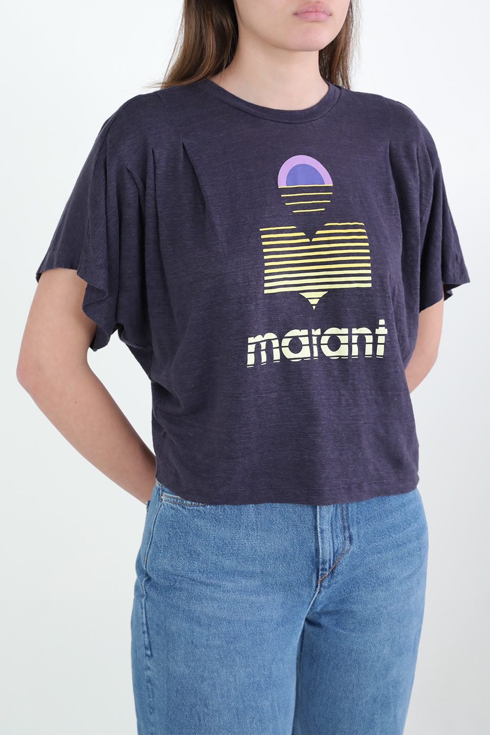 תמונת דוגמן קידמית של חולצת טי