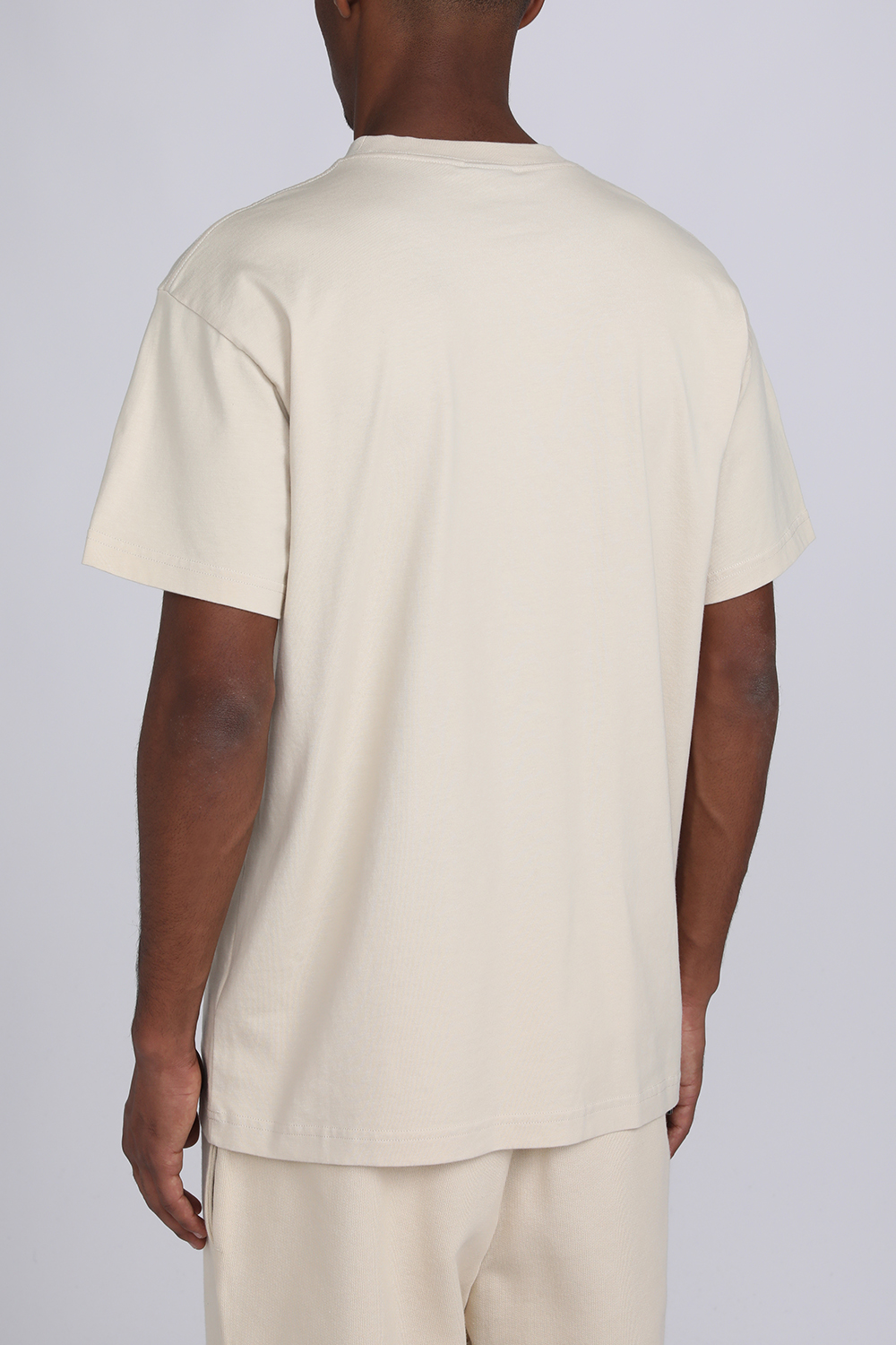 תמונת תקריב דוגמן של חולצת טי