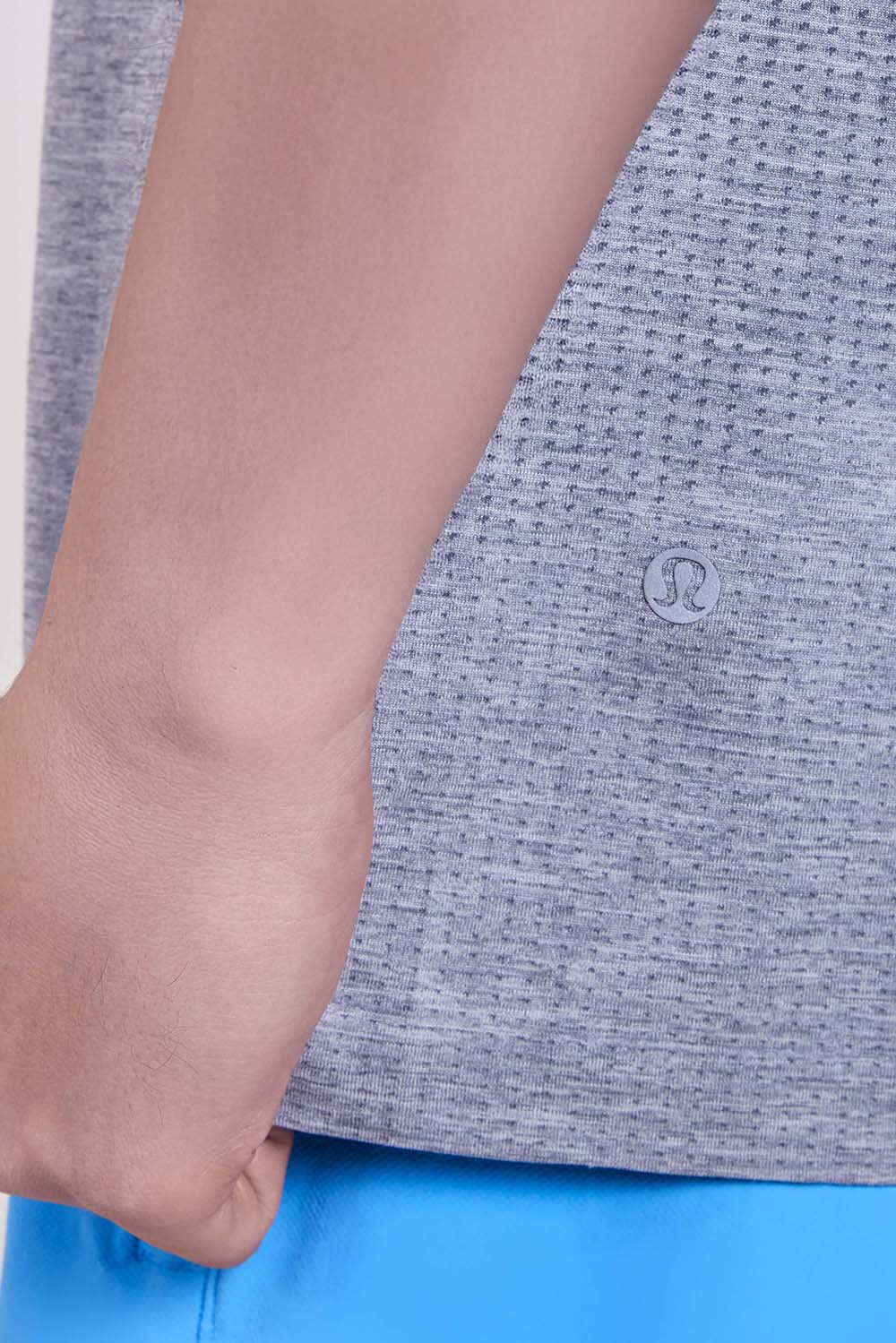 תמונת תקריב דוגמן של Metal Vent Tech Short Sleeve