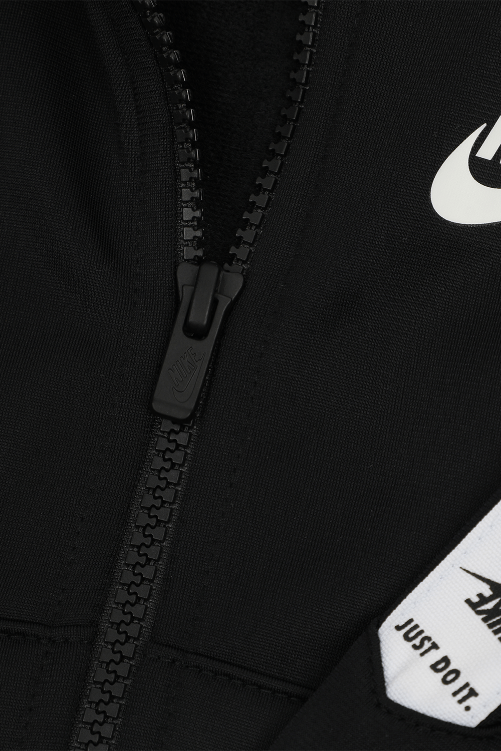 חליפת טרנינג ארוכה עם לוגו - גילאי 4-7