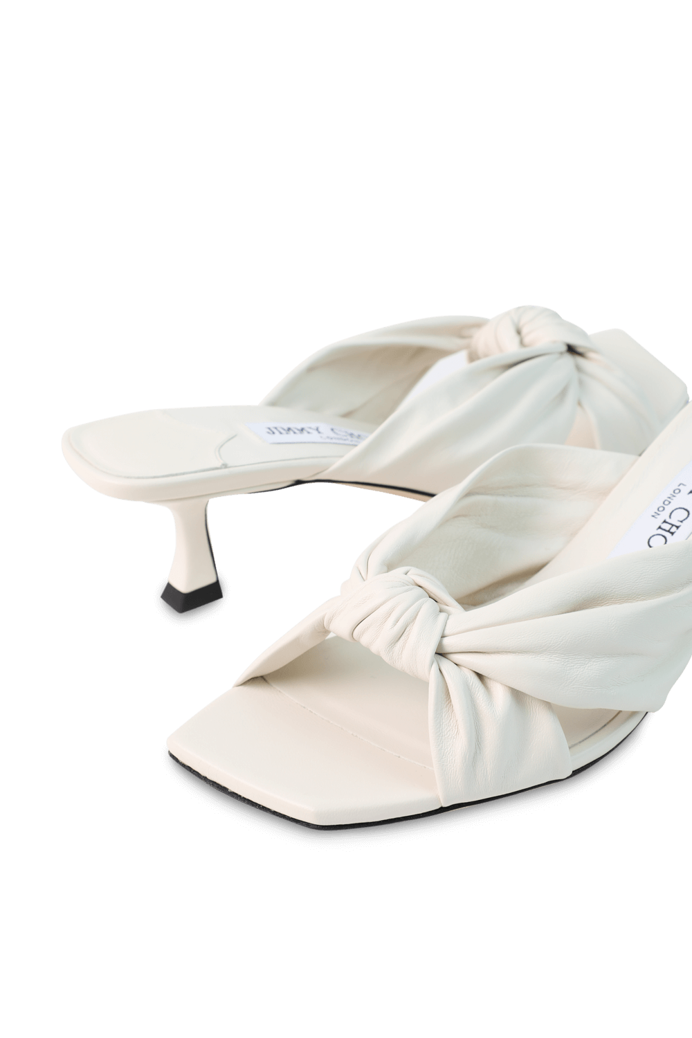 תמונת תקריב של Avenue Leather Sandals in White