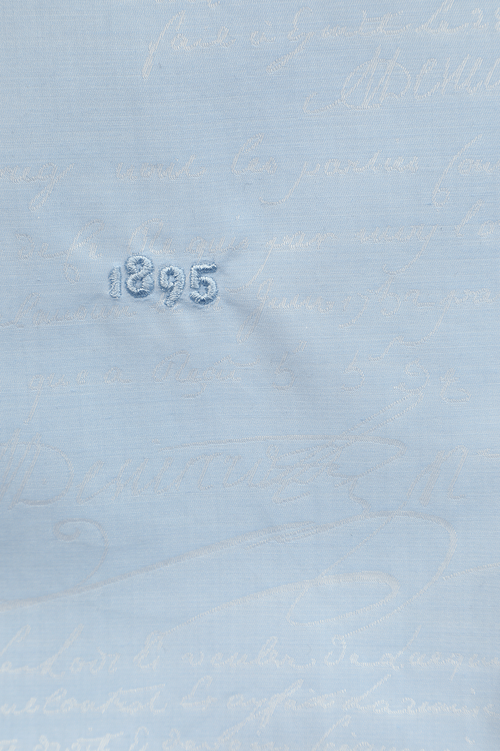 תמונה אחורית של Caligraphic Print Button Down Shirt in Blue