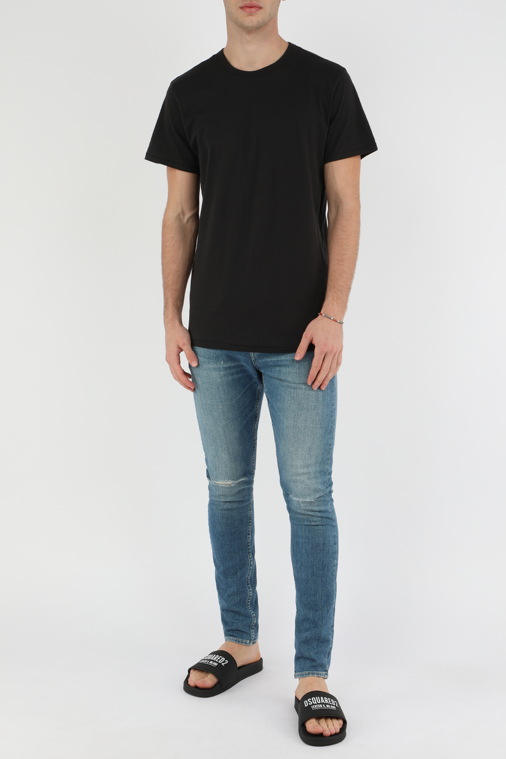 תמונת דוגמן קידמית של צמיד מחרוזי כסף ואבני קורל אדום