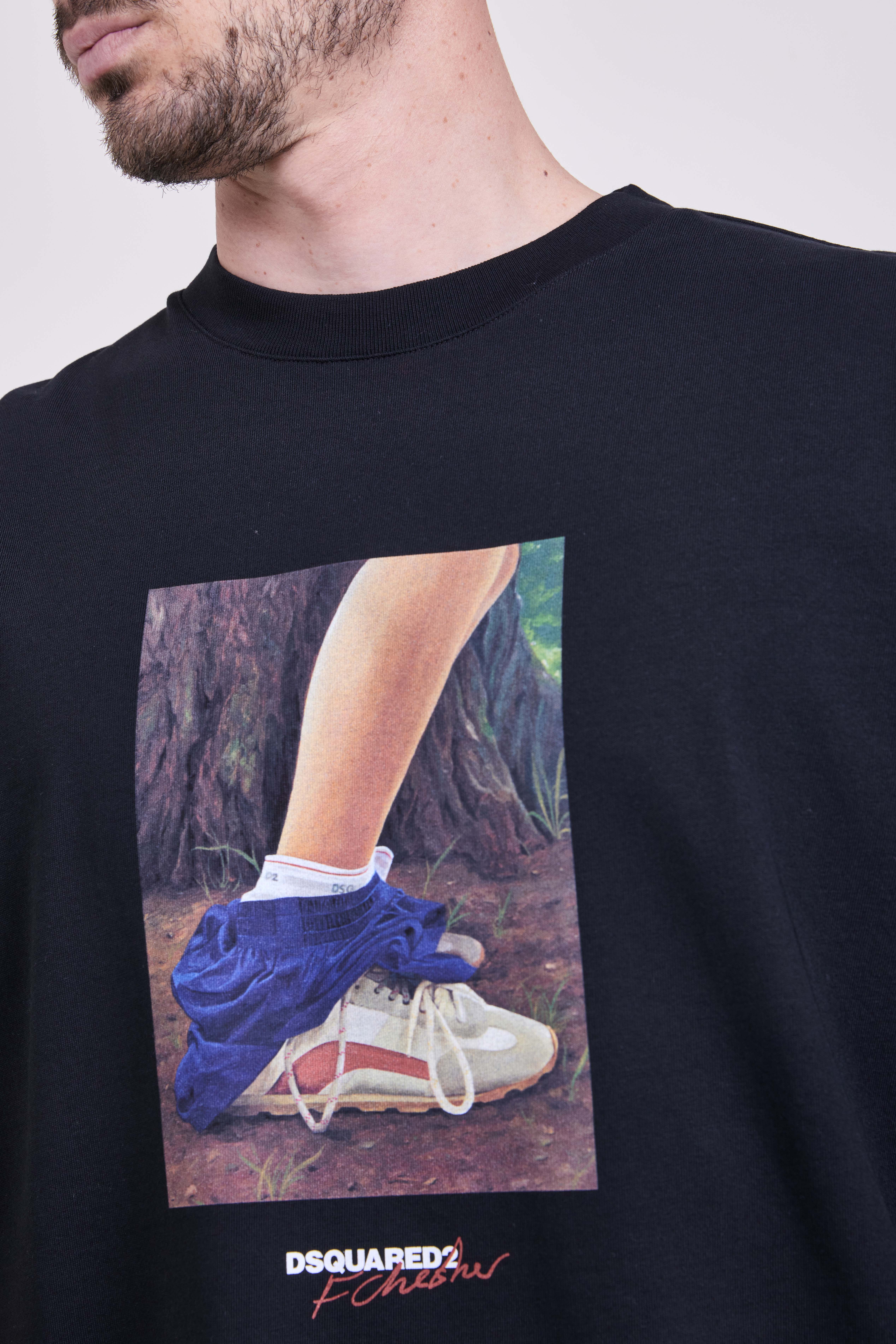 תמונת תקריב דוגמן של חולצת טי