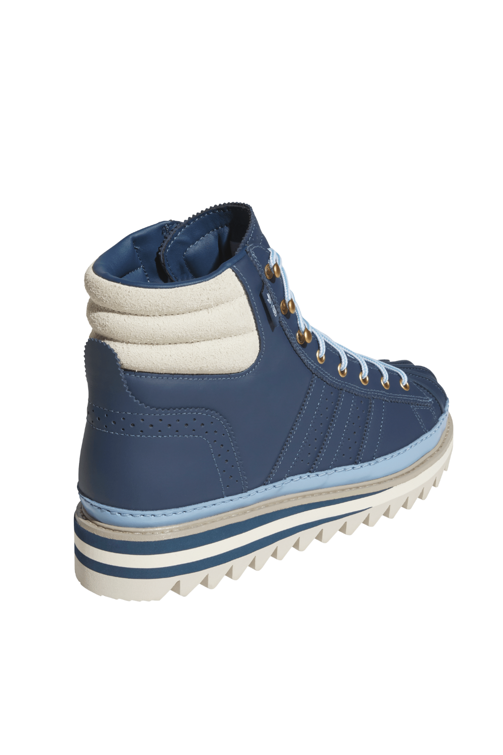 תמונת תקריב של נעלי עור אדידס X קלוט