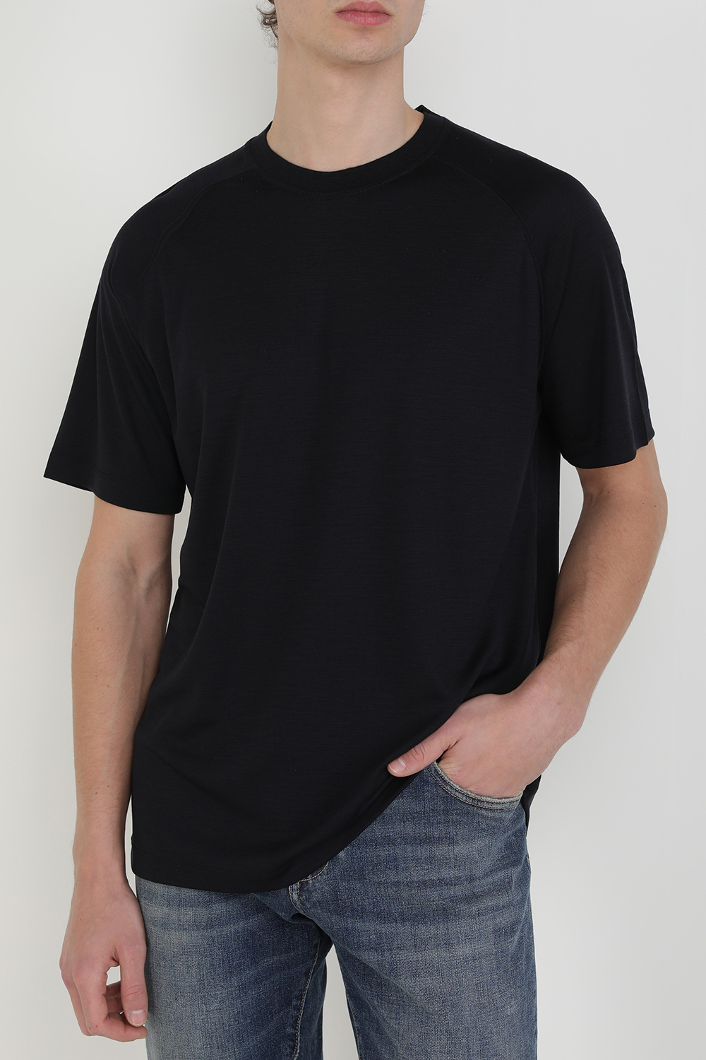 תמונת דוגמן קידמית של חולצת טי