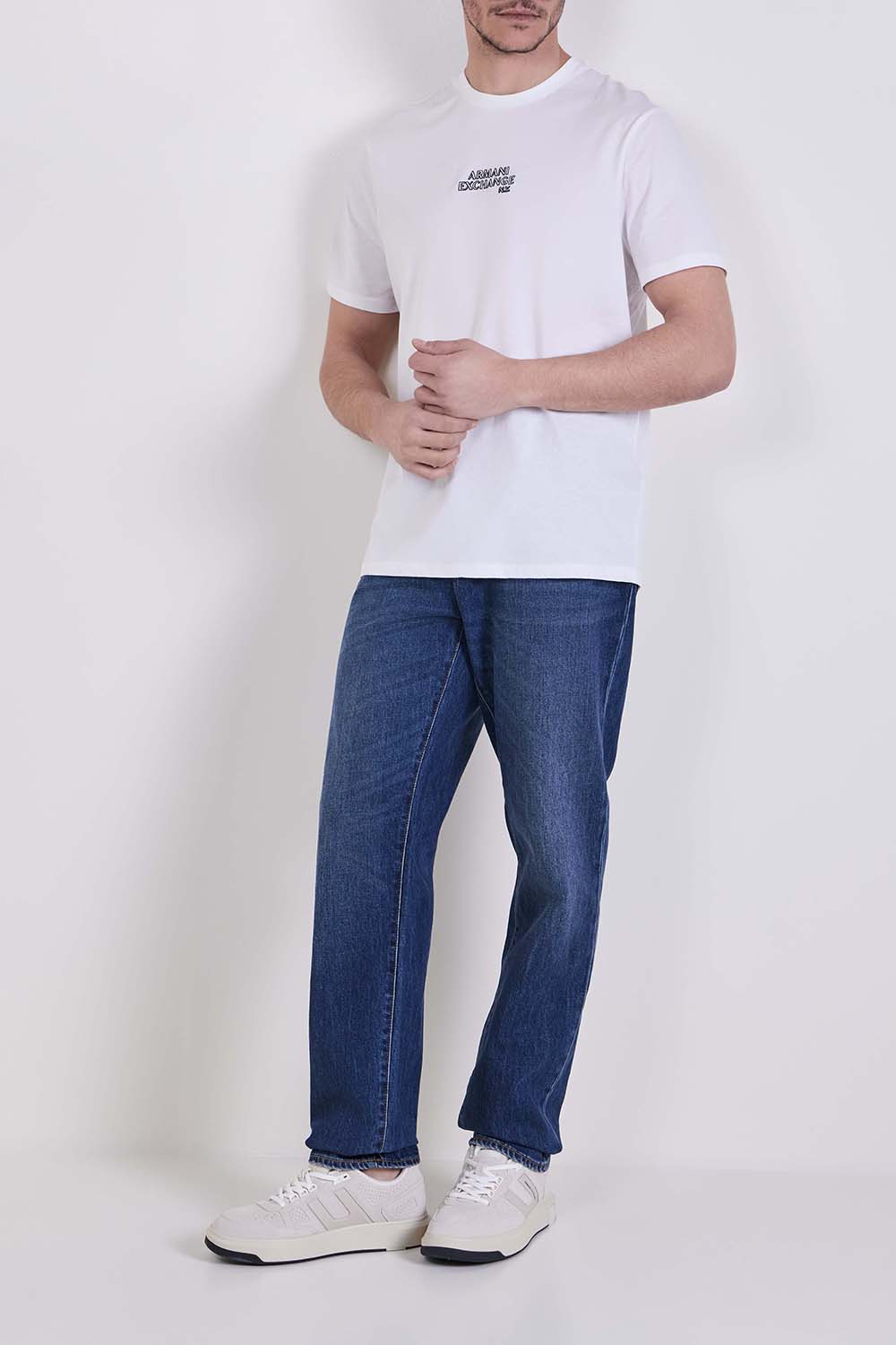 תמונת דוגמן קידמית של נעלי סניקרס