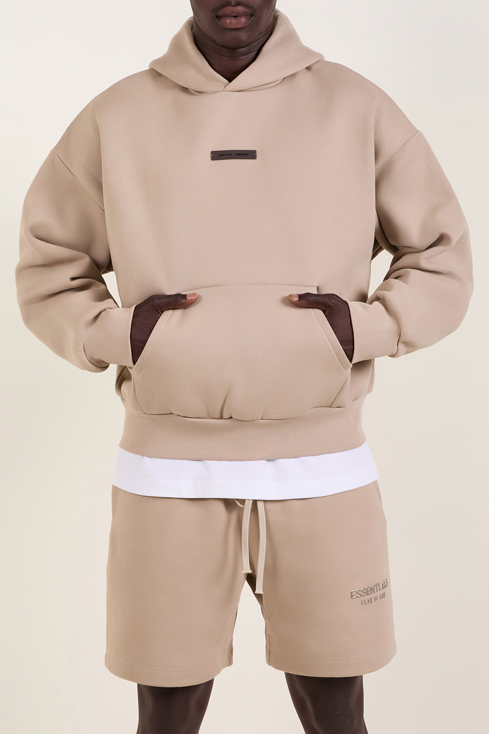 תמונת דוגמן קידמית של סווטשירט קפוצ'ון