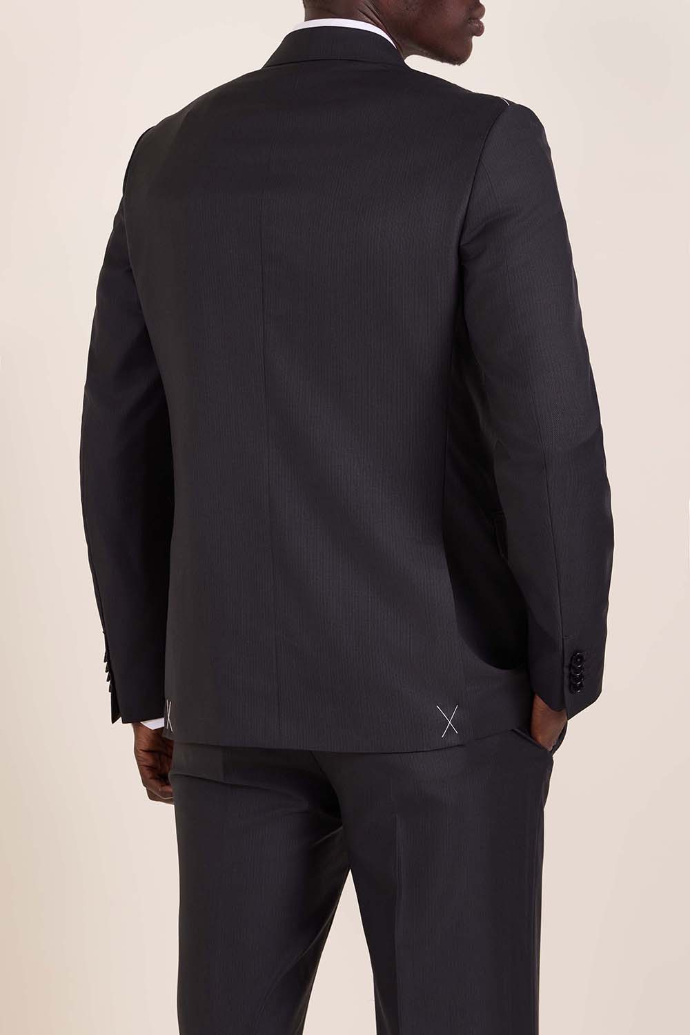 תמונת דוגמן אחורית של חליפה מחוייטת