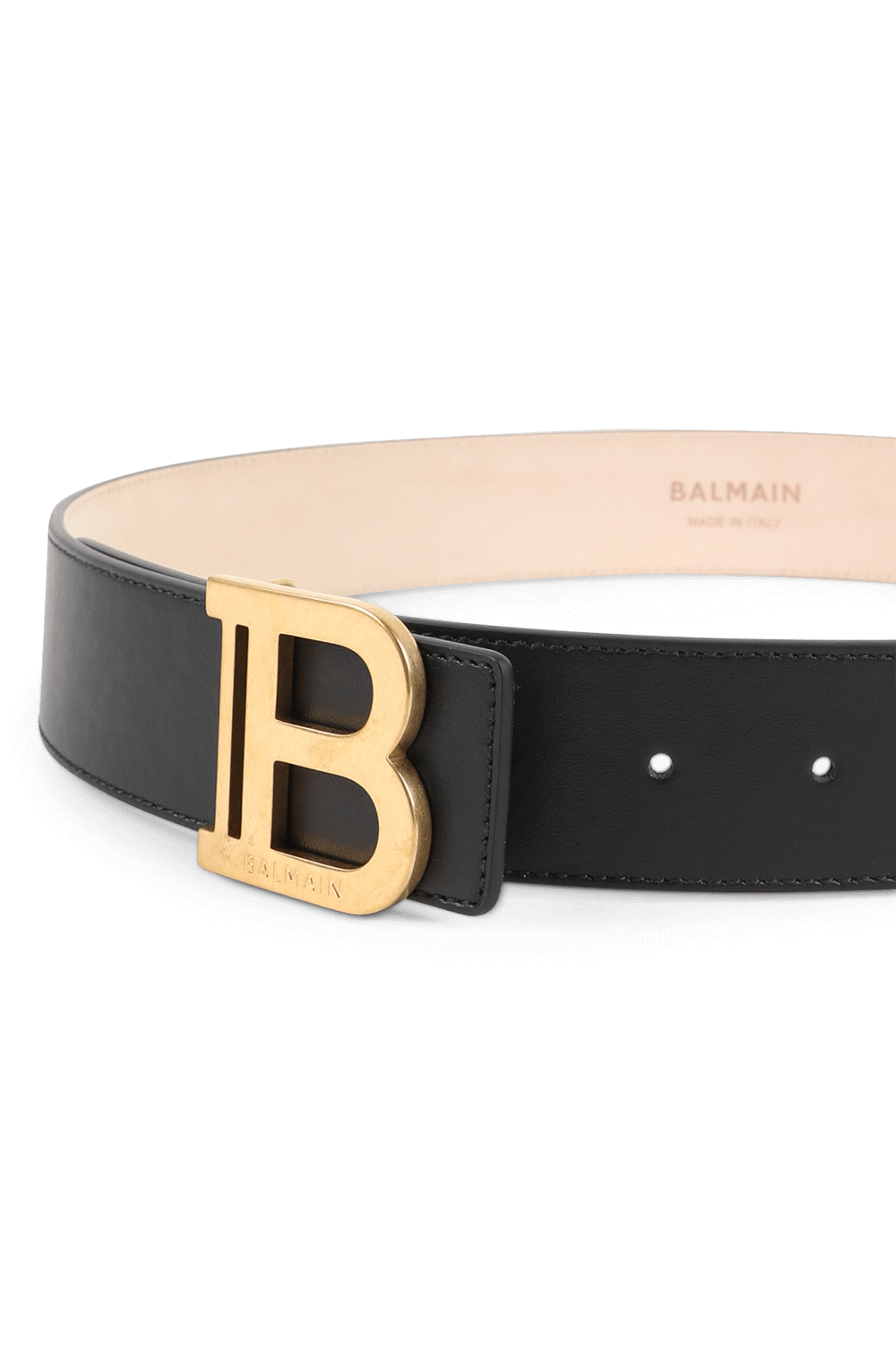 תמונת פנים של חגורה מעור עם לוגו מוזהב בצבע שחור