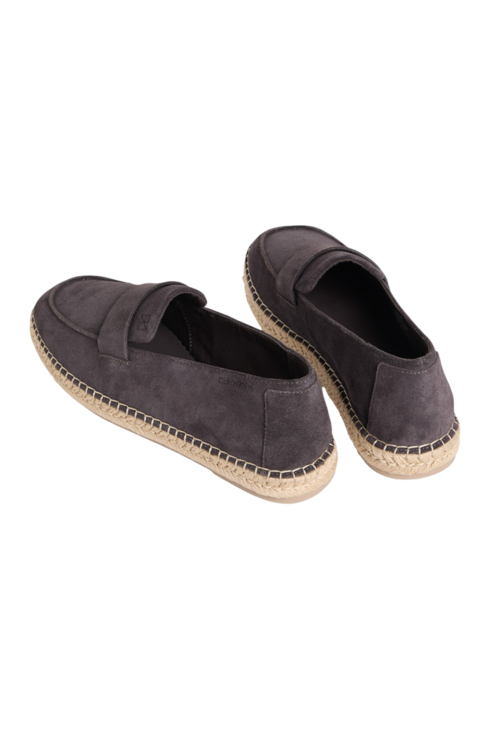 תמונת תקריב של נעלי אספדריל