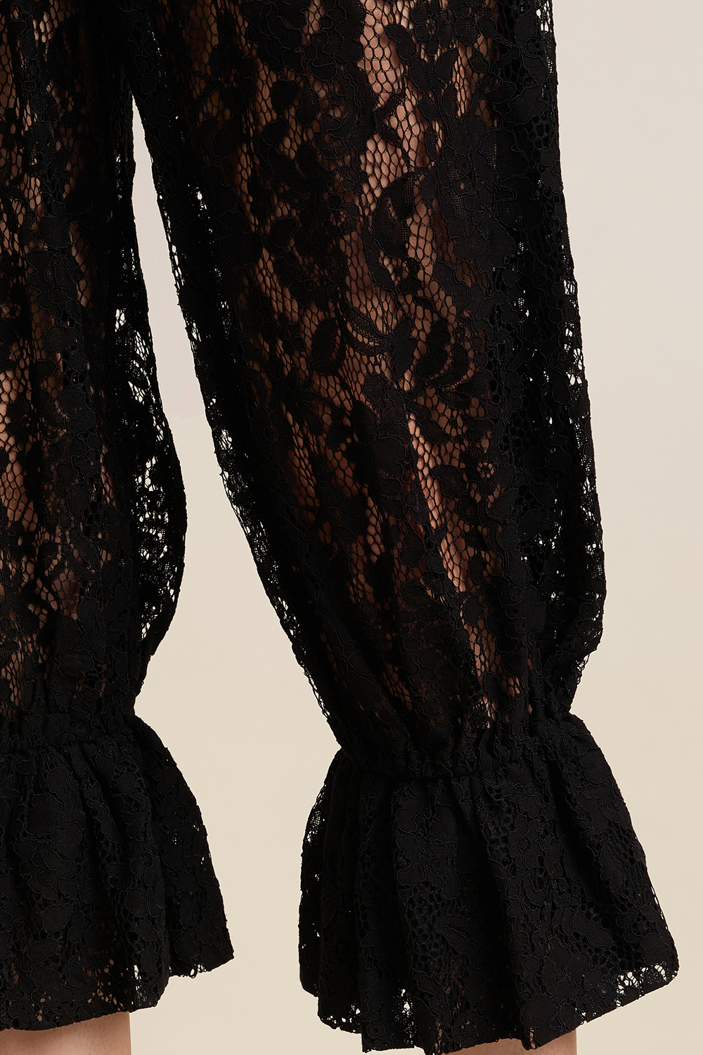 תמונת תקריב דוגמן של מכנסי קאפרי