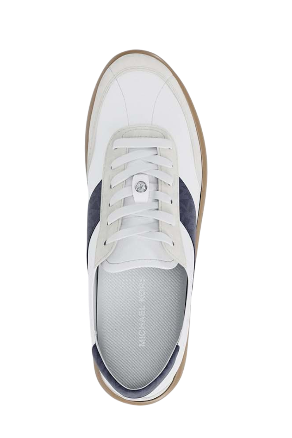 תמונת תקריב של נעלי סניקרס