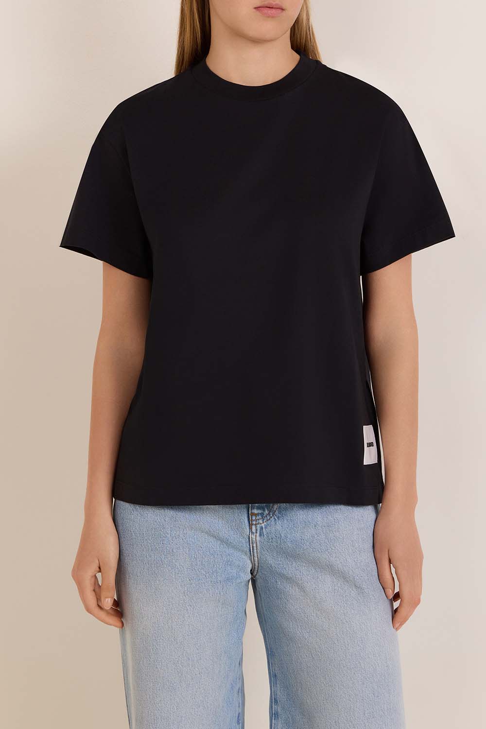 תמונת דוגמן אחורית של מארז שלוש חולצות טי