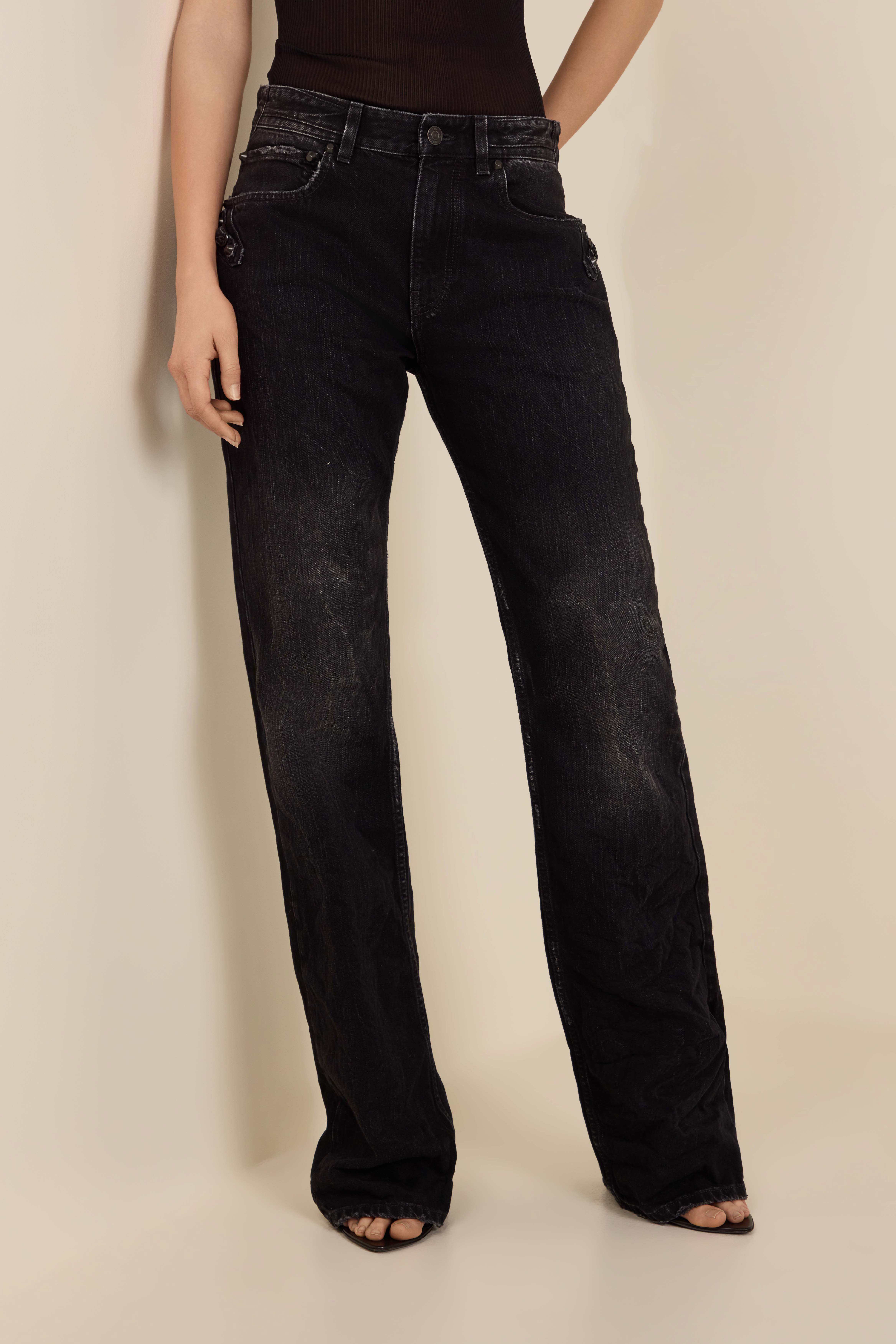 תמונת דוגמן קידמית של מכנסי ג'ינס סיטי באקל