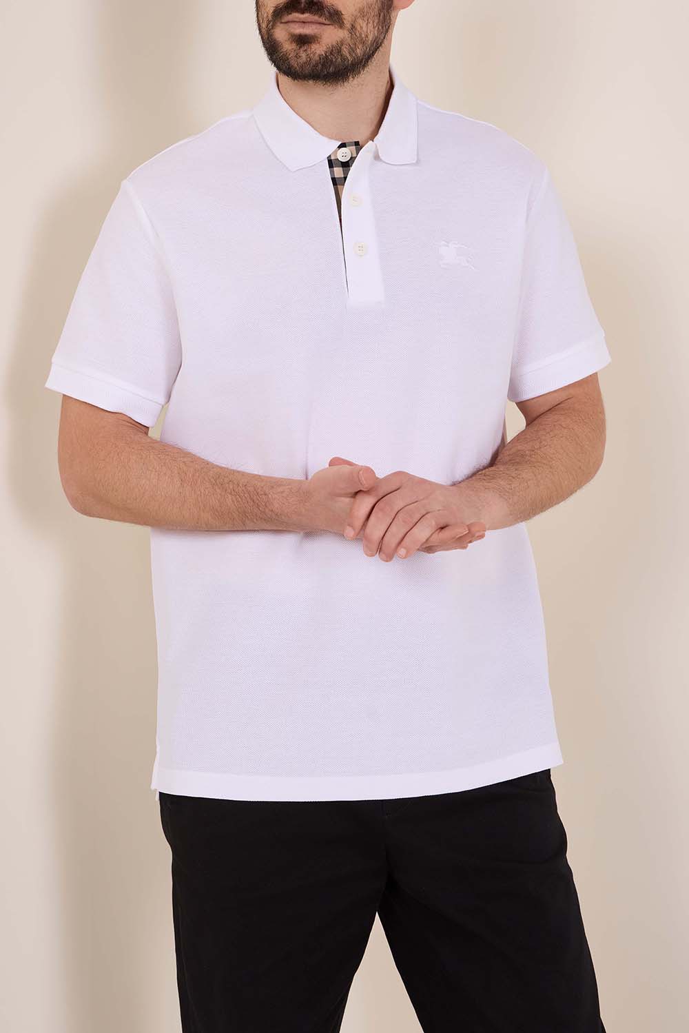 תמונת דוגמן קידמית של חולצת פולו