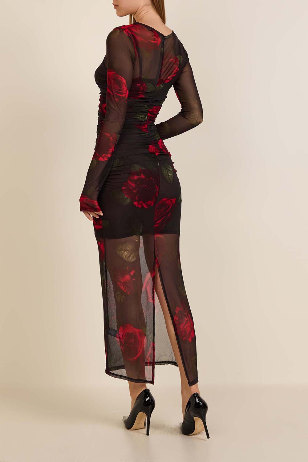 תמונת דוגמן אחורית של שמלת מקסי בהדפס ורדים