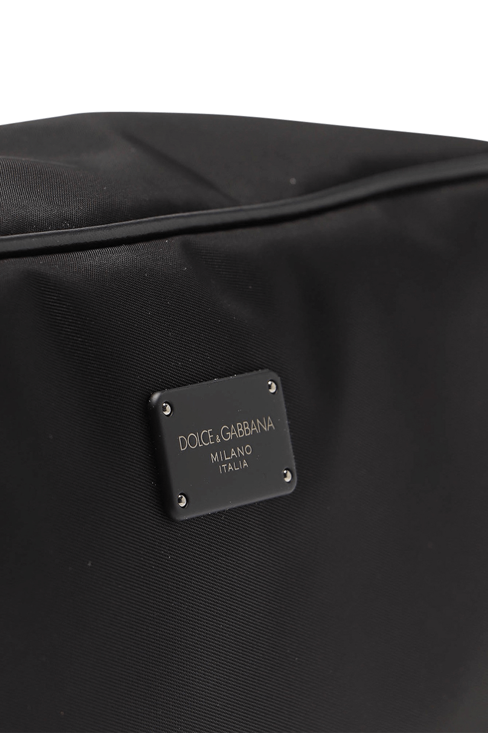 תמונת פנים של NECESSAIRE