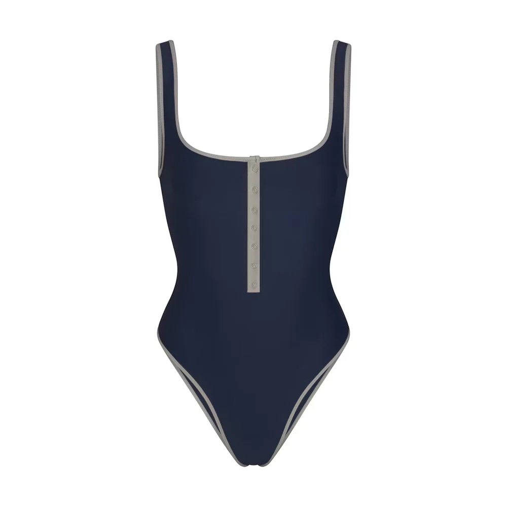 תמונה קידמית של SCOOP NECK ONE PIECE