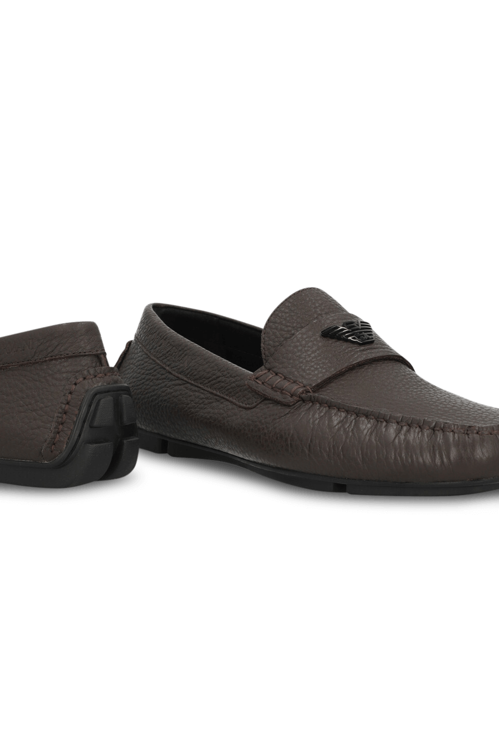 תמונת תקריב של נעלי מוקסינים