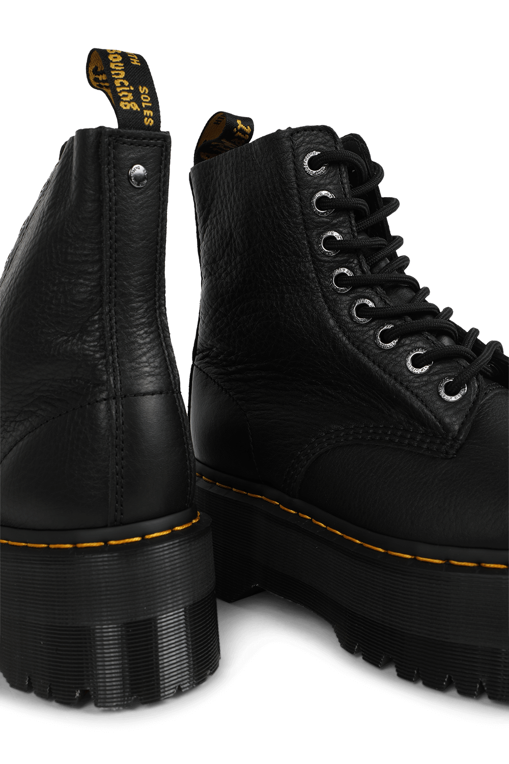 תמונת תקריב של מגפוני פסקל פלטפורמה מעור מגורען