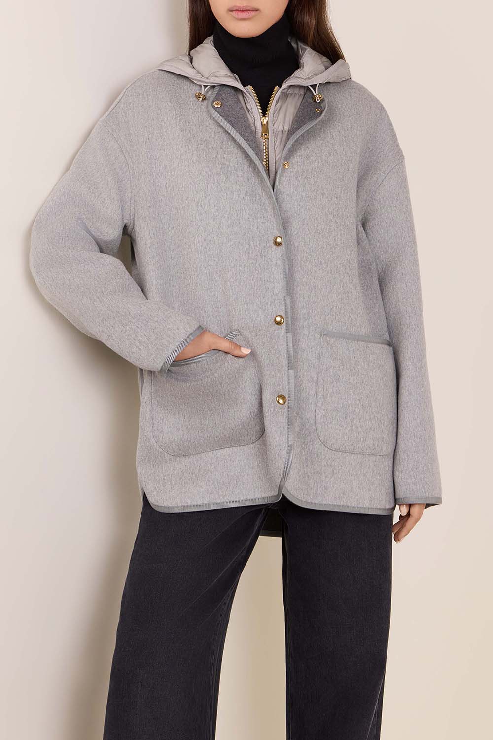 תמונת דוגמן קידמית של מעיל פוך קצר 3 ב-1