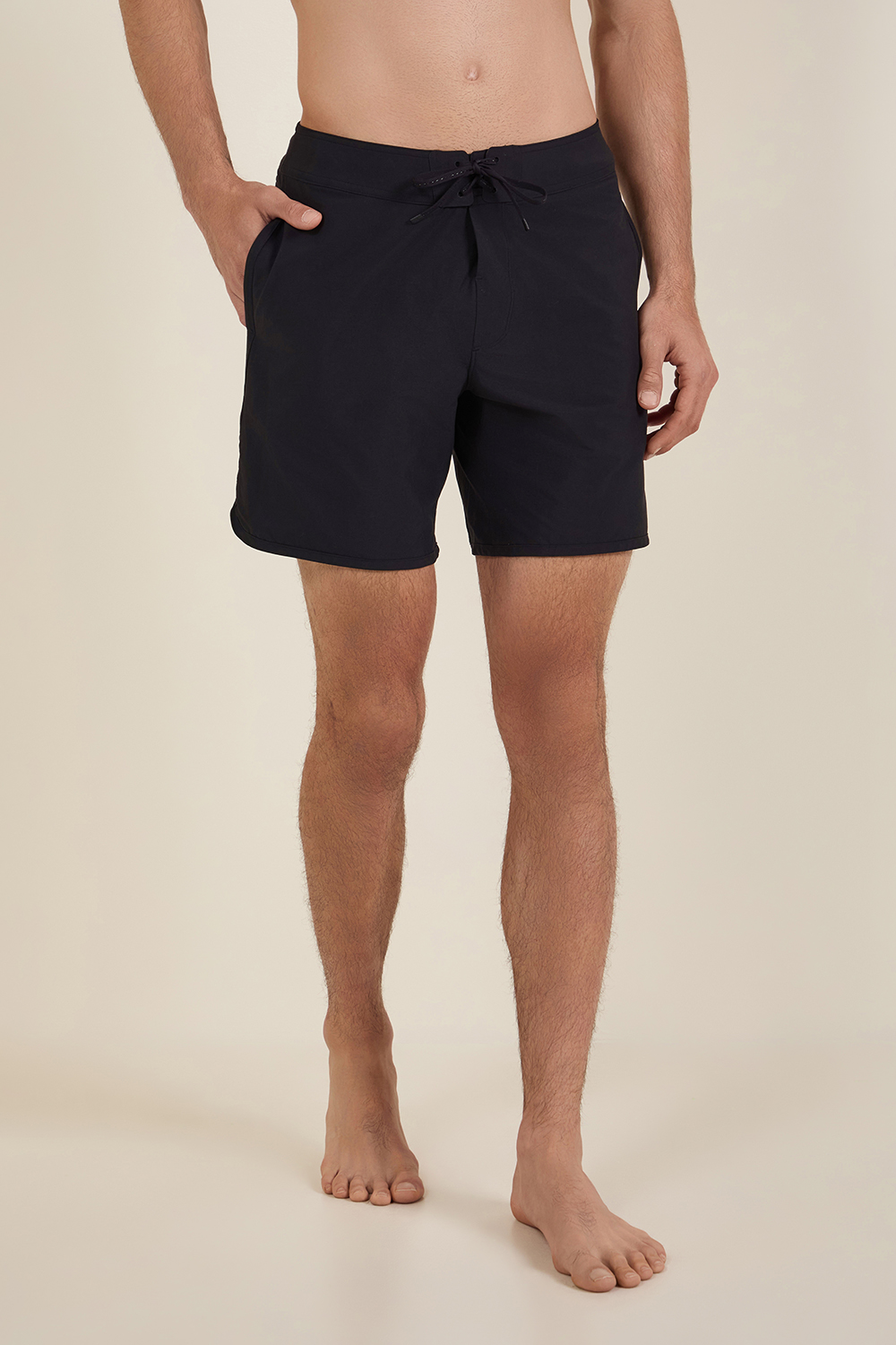 תמונת דוגמן קידמית של Classic-Fit Linerless Board Short 7