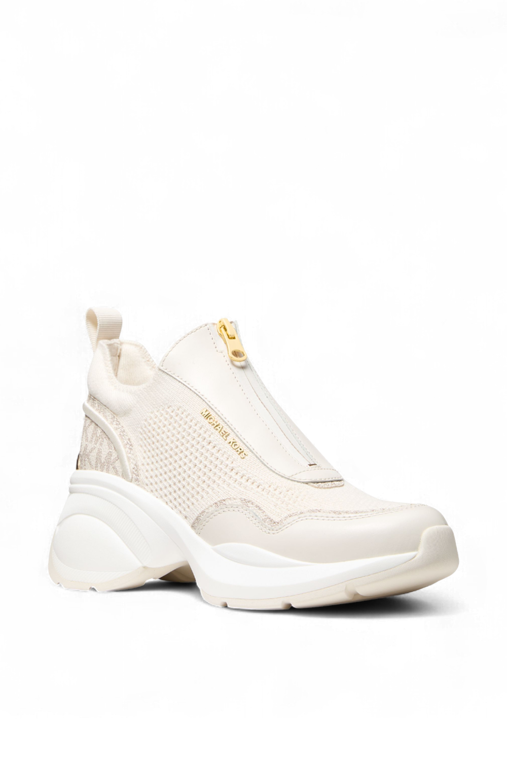 תמונת פנים של נעלי סניקרס זומה