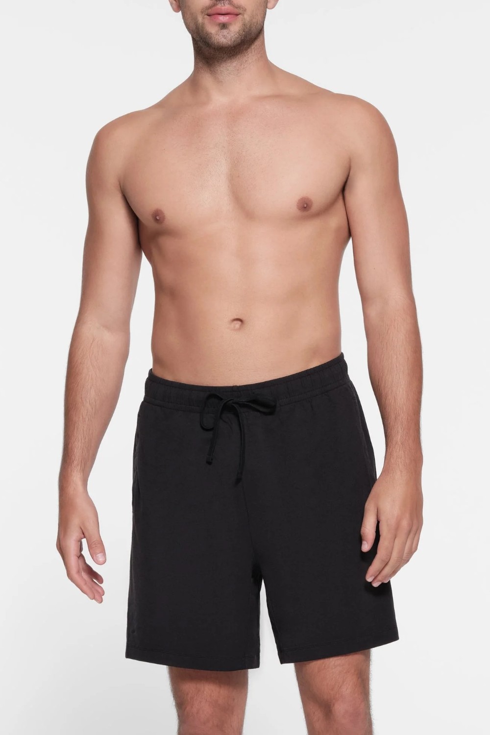 תמונת דוגמן קידמית של RELAXED SHORT