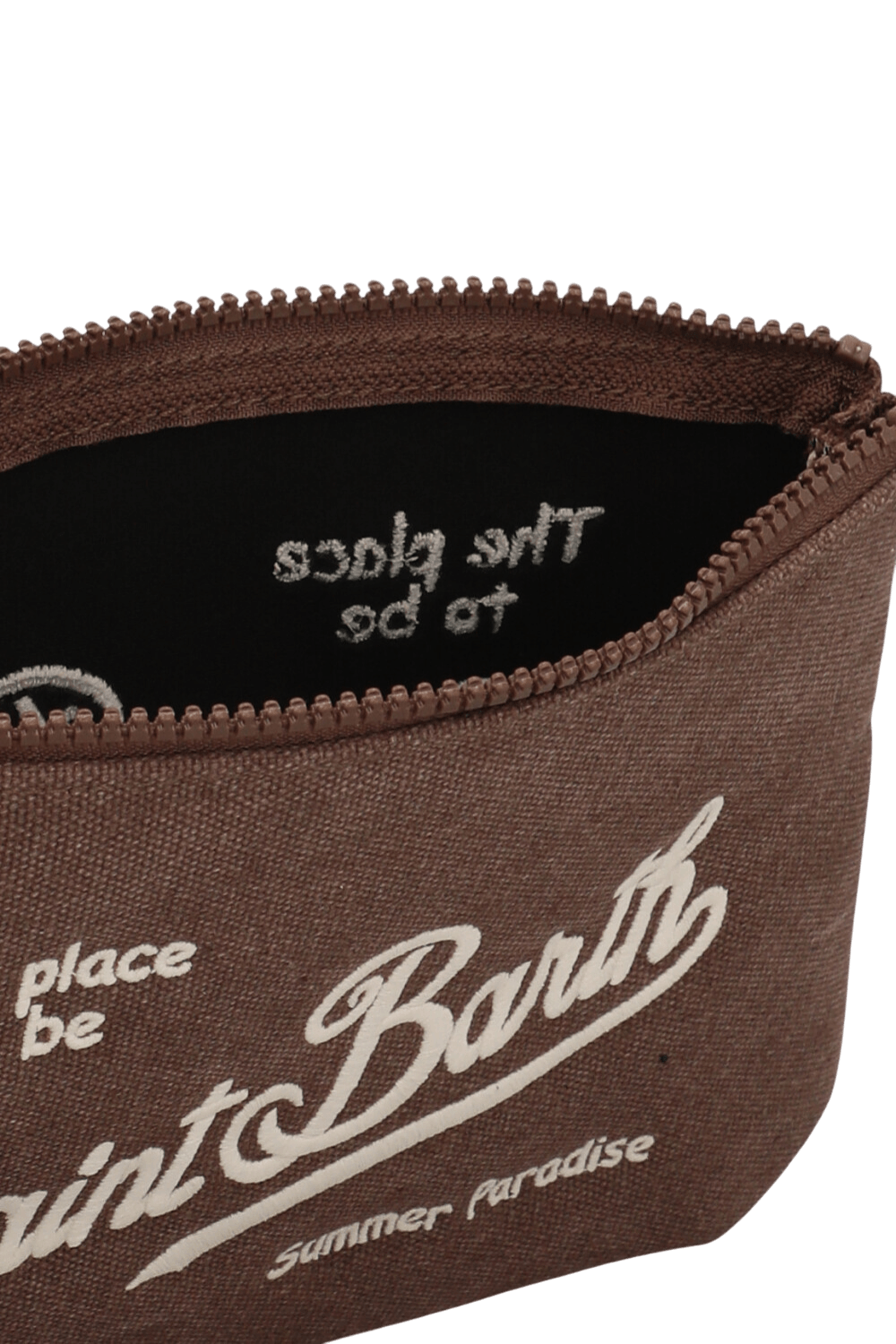 תמונת תקריב של תיק קלאץ&rsquo; אלין