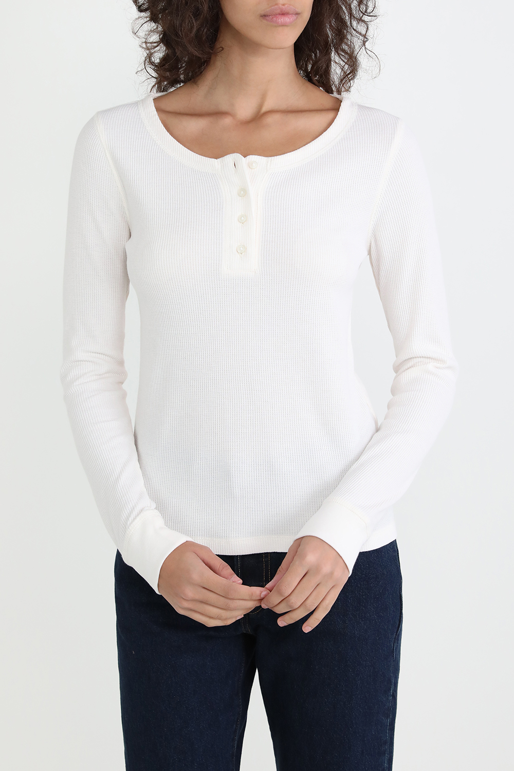 תמונת דוגמן קידמית של חולצת פיקה ארוכה