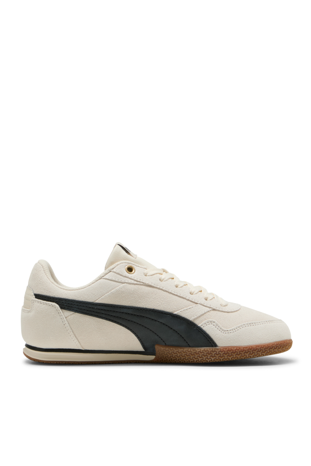 תמונה קידמית של נעלי סניקרס