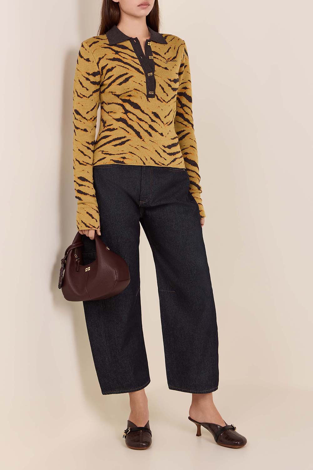 תמונת דוגמן קידמית של תיק הובו מיני