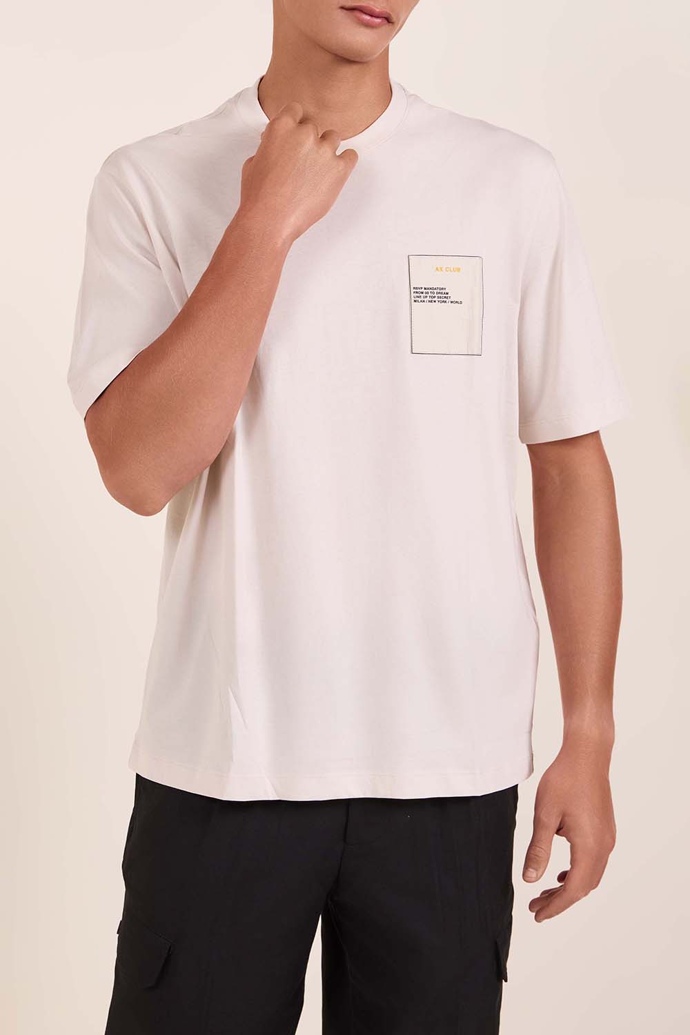 תמונת דוגמן קידמית של חולצת טי