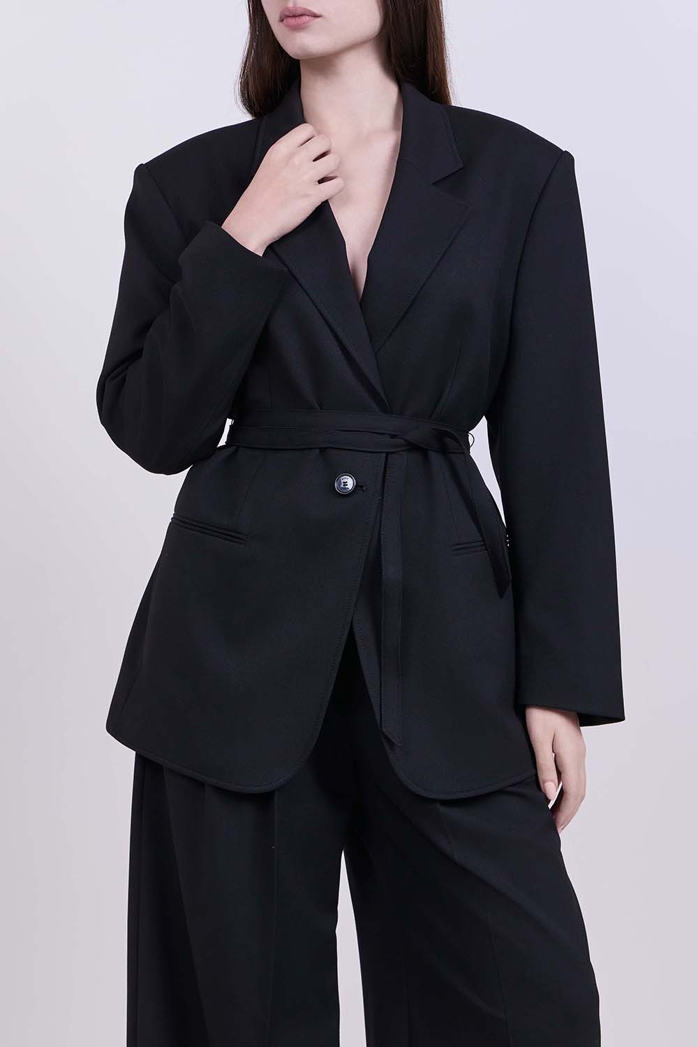 תמונת דוגמן קידמית של בלייזר ארוך