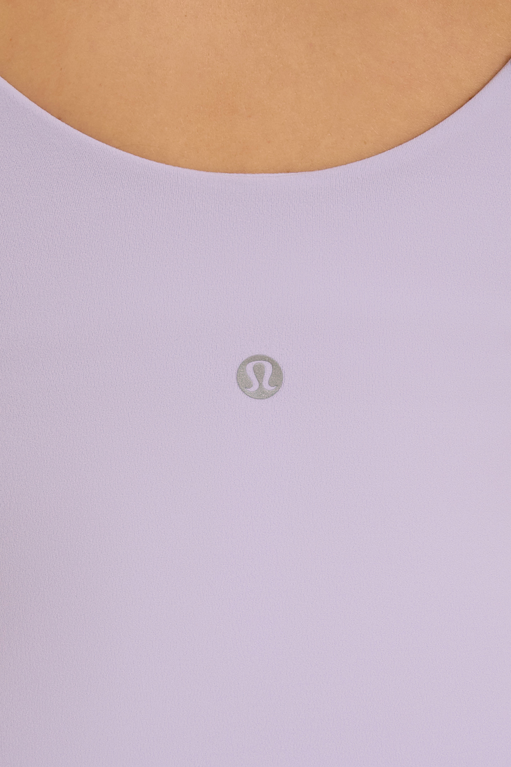 תמונת תקריב דוגמן של Align™ Waist-Length Cami Tank Top A/B Cup