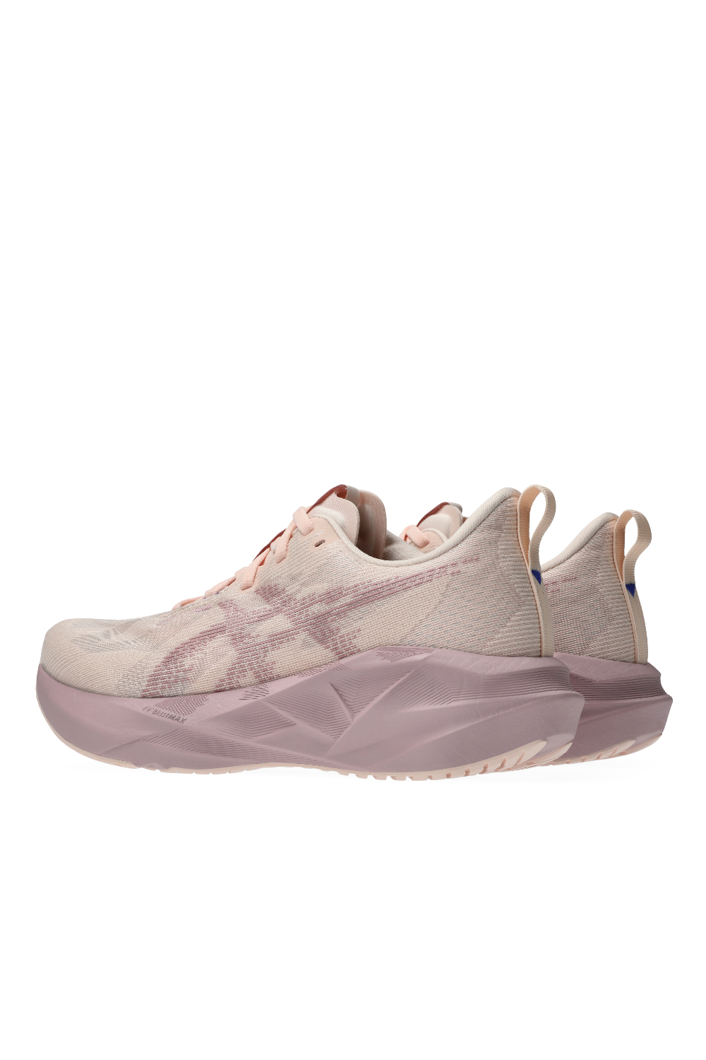 תמונת פנים של נעלי ריצה נובהבלסט 5