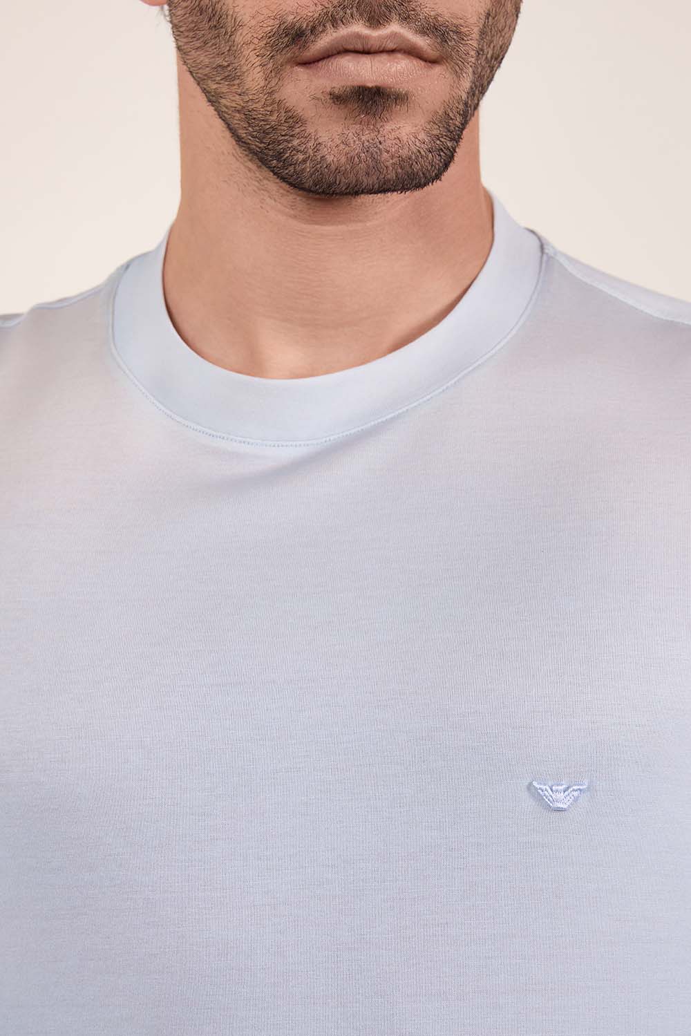 תמונת תקריב דוגמן של חולצת טי