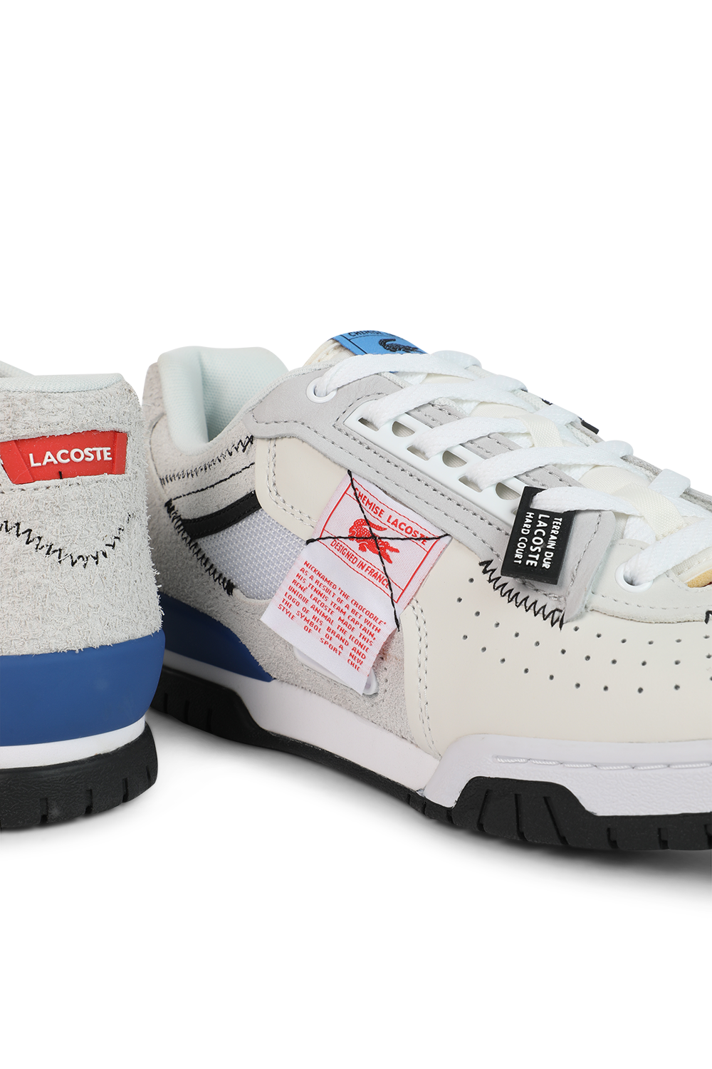 תמונת תקריב של נעלי סניקרס אם 89