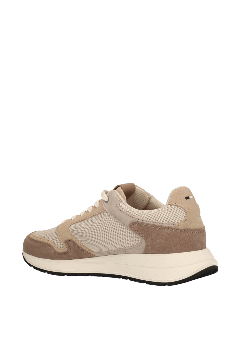 תמונה אחורית של נעלי סניקרס