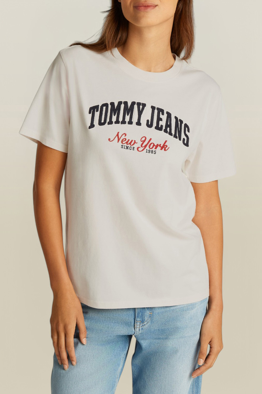 תמונת דוגמן קידמית של חולצת טי