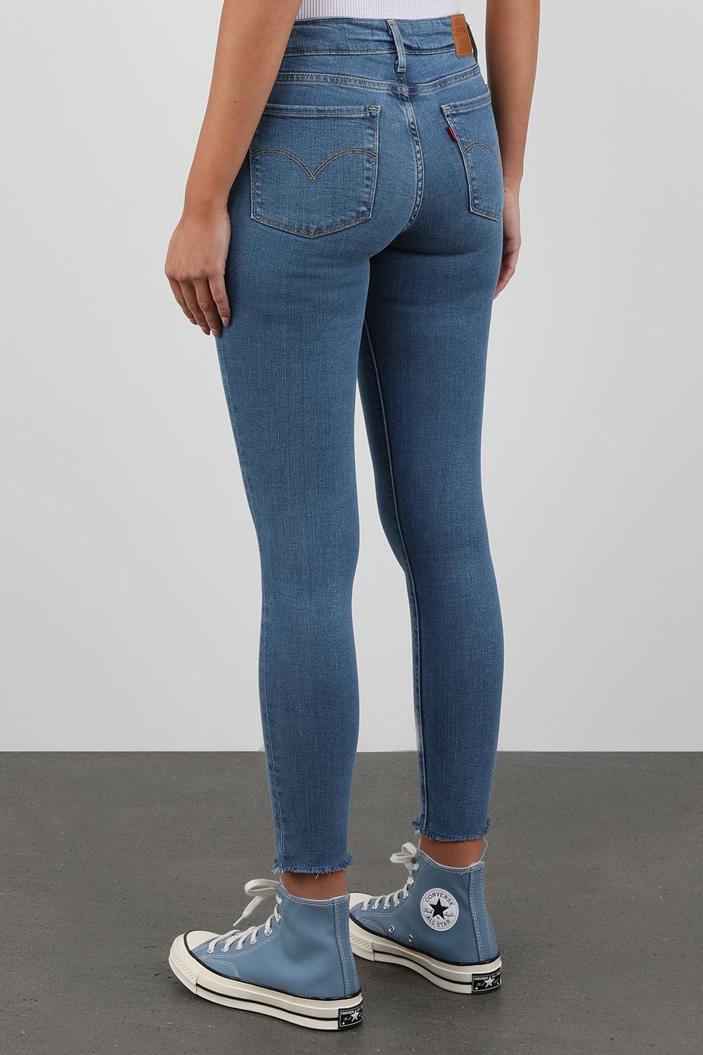 מכנסי סקיני ג'ינס 711 כחולים באורך הקרסול LEVI`S