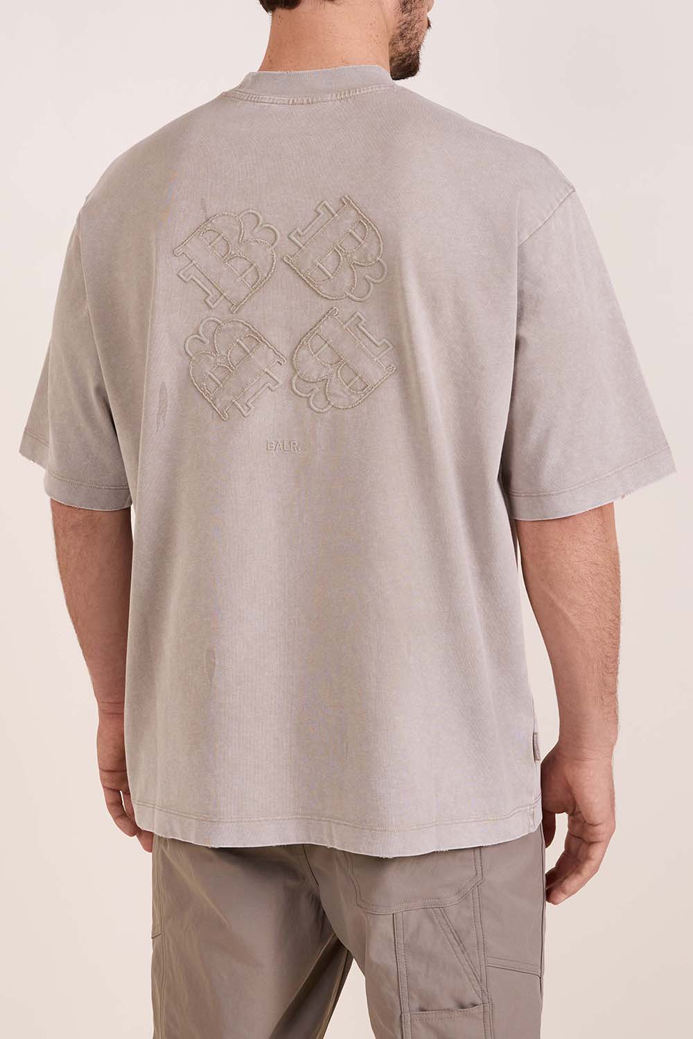 תמונת דוגמן אחורית של טישירט שרוול קצר