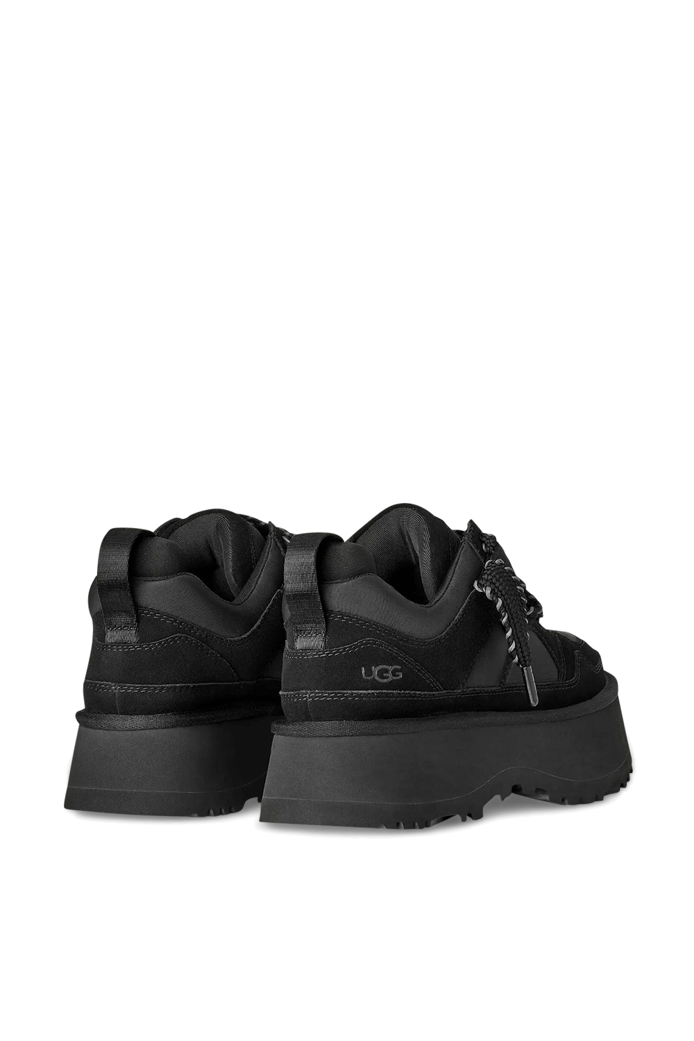 תמונת תקריב של נעלי פלטפטורמה אסטרומל