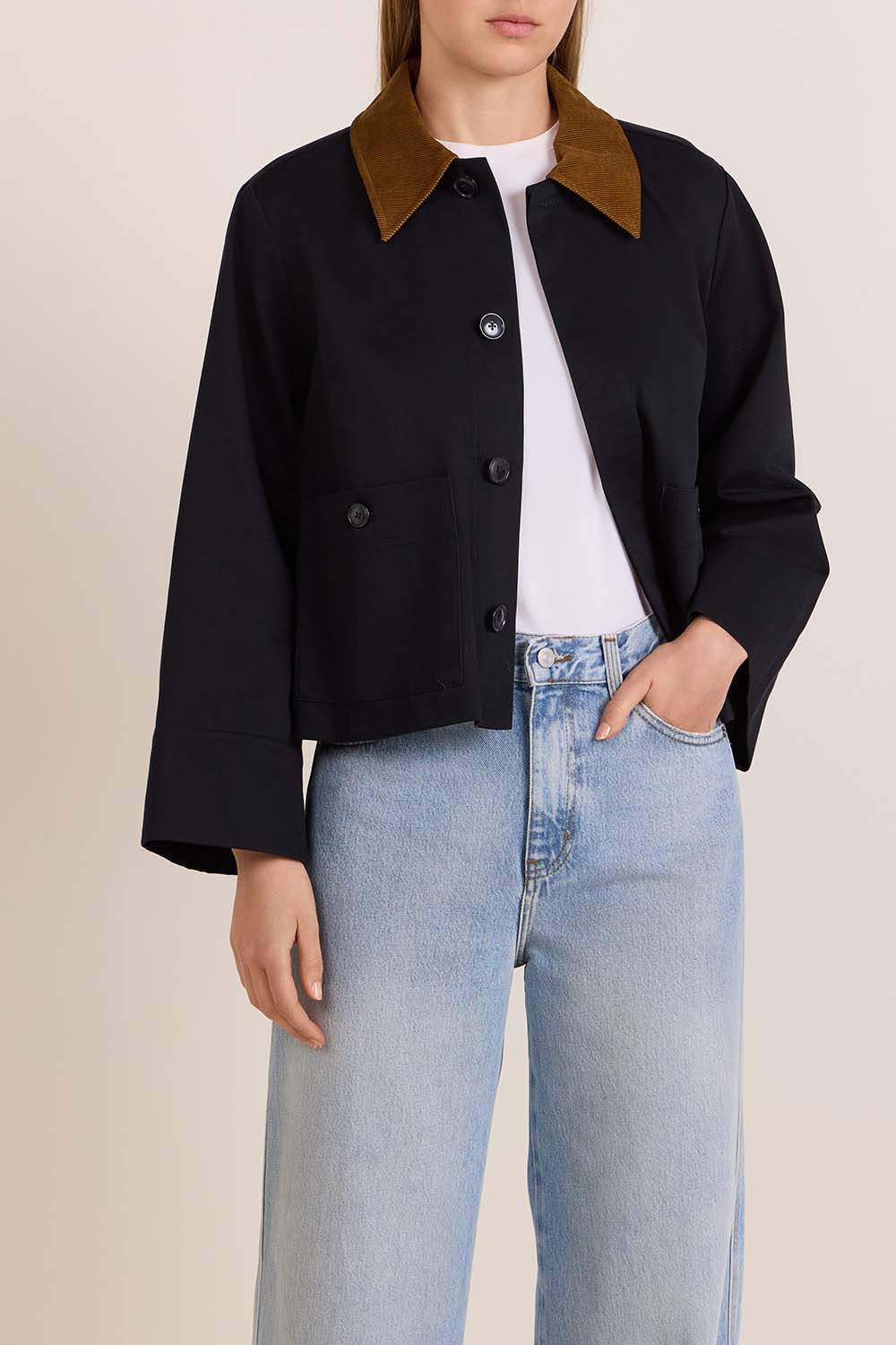 תמונת דוגמן קידמית של ז'קט טרנץ'