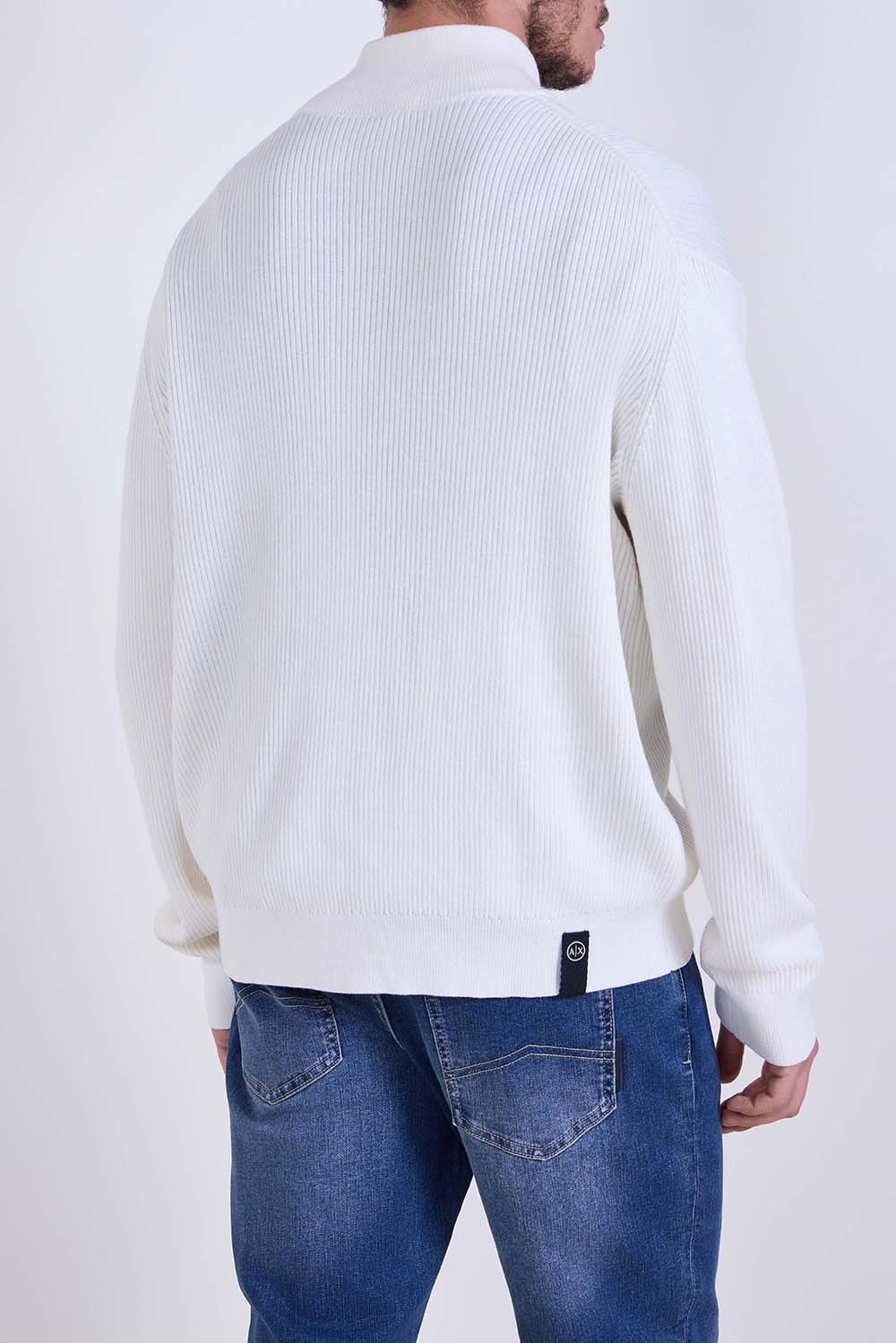 תמונת דוגמן אחורית של ז'קט קרדיגן